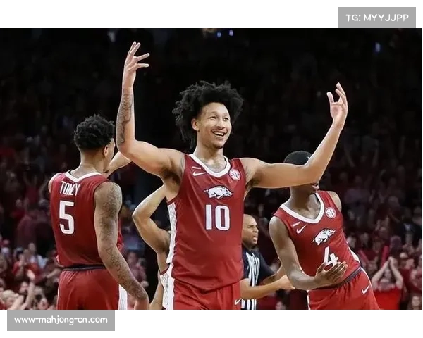 迪班察7成投篮命中率展NCAA内线进攻技巧